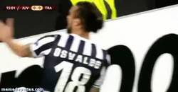Enlace a GIF: Celebración de Osvaldo tras su gol al Trabzonspor