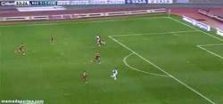 Enlace a GIF: Griezmann hace el gol 700 de la Liga BBVA 2013/14