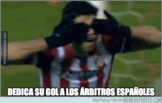281019 - Diego Costa dedica su gol a los árbitros españoles