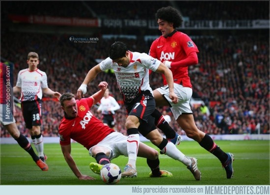 283530 - En un Manchester United-Liverpool no podían faltar la magia de Suárez... y las caras de Jones