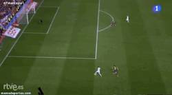 Enlace a GIF: Golazo de Bale al Barça que puede ser decisivo