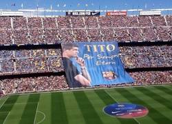 Enlace a Pancarta desplegada en honor a Tito Vilanova en el partido contra el Getafe