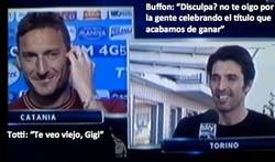 Enlace a Cachondeo entre Buffon y Totti en una entrevista después que la Juve ganara el Scudetto