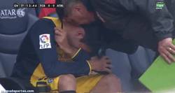 Enlace a GIF: Diego Costa llorando tras su lesión
