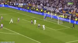 Enlace a GIF: Casillas regalando goles y Courtois parándolos