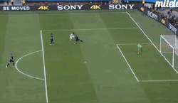 Enlace a GIF: ¿Era penalty a Diego Costa?