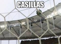 Enlace a Casillas, espectador de lujo del golazo de Van Persie