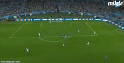 Enlace a GIF: Aquí está el gol de Messi, el argentino está de vuelta