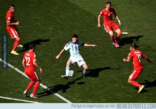 352140 - Descripción gráfica: ¿Cómo detener a Messi?