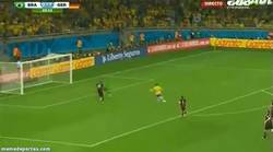 Enlace a GIF: Éste ha sido el gol más triste de la historia de Brasil