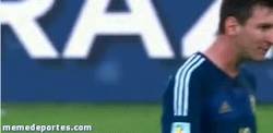 Enlace a GIF: La jugada más destacada de Messi en la final