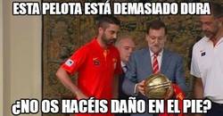 Enlace a Rajoy con la selección española de basket, no se le puede pedir mucho más