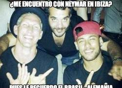 Enlace a ¿Me encuentro con Neymar en Ibiza?