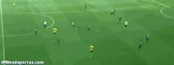 Enlace a GIF: Y con este gran gol el Dortmund ganó 3-0 su último partido de pretemporada