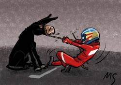 Enlace a Fernando Alonso tratando de arrancar su coche en el GP de Bélgica