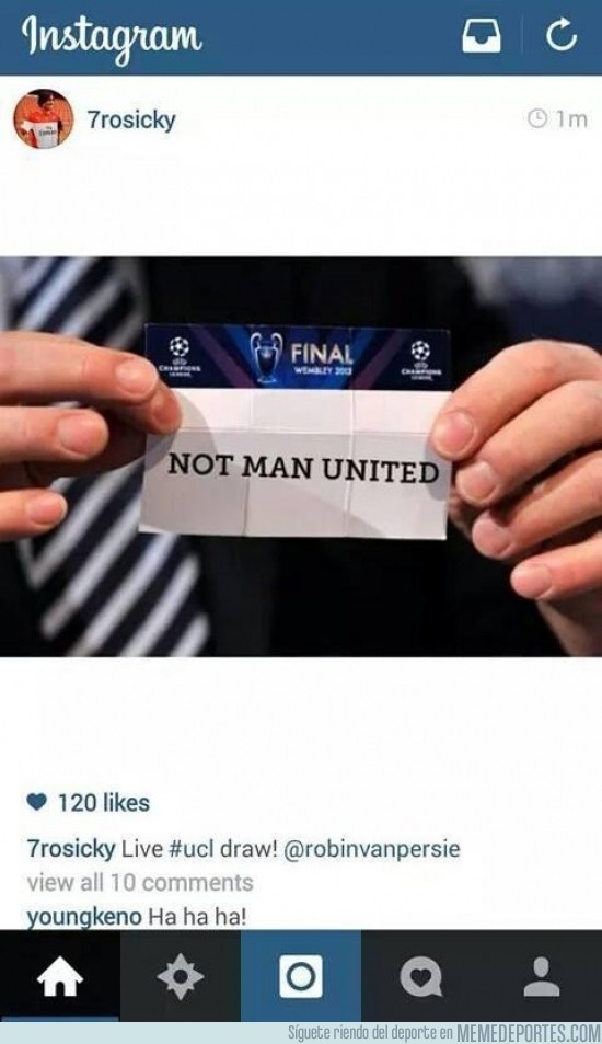 379158 - Rosicky se burla del Manchester United y de Van Persie en su Instagram