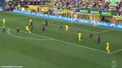 Enlace a GIF: El Villarreal al palo, sufre el Barça y se acaba el tiempo