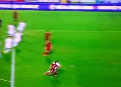 Enlace a GIF: Primer gol de Alcácer con la absoluta tras gran jugada colectiva