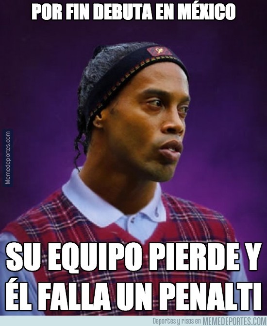388823 - Mal debut de Ronaldinho en México