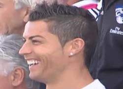 Enlace a GIF: La nuez de Cristiano Ronaldo tiene vida propia
