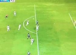 Enlace a GIF: Espectacular pase de Krohn-Dehli en el gol de Nolito Vs Elche