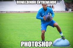 Enlace a ¿Ronaldinho entrenando?