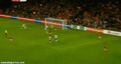 Enlace a GIF: Cristiano salta 6 metros para marcar de cabeza el gol de la victoria en el último minuto