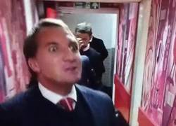 Enlace a GIF: Ojo a la cara de Brendan Rodgers cuando ve a Ancelotti