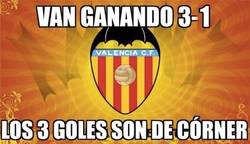 Enlace a El Valencia gana 3-1 con 3 goles de córner