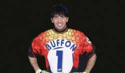 Enlace a Foto del debut de Buffon con la selección italiana en 1997 y no, no es photoshop