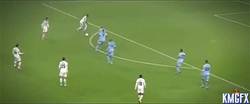 Enlace a GIF: Doumbia marca el 1-2 que pone en un aprieto al City
