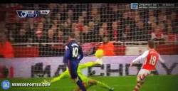 Enlace a GIF: Con este gran gol de Rooney, el United conseguía la victoria en el Emirates