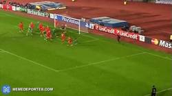 Enlace a GIF: Gol del Ludogorets que empata el partido ante el Liverpool 'in extremis'.