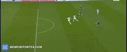 Enlace a GIF: Gol de Bale a pase de Cristiano que pone el 0-2