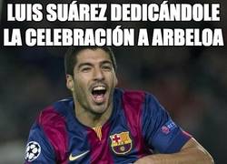 Enlace a Luis Suárez dedicándole la celebración a Arbeloa