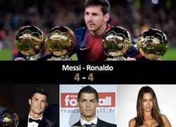 Enlace a Messi y Cristiano tienen los mismos balones de oro