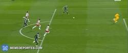 Enlace a GIF: Gol de Cristiano Ronaldo que pone al Real Madrid 1-3