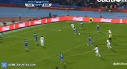 Enlace a GIF: Jugadón de Carvajal y gol de Benzema