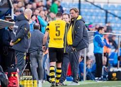 Enlace a Para no faltar a la costumbre, el primer lesionado del Dortmund en este 2015 es... ¡Sebastian Kehl!