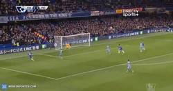 Enlace a GIF: Jugadón del Chelsea y 1-0 gol de Rémy