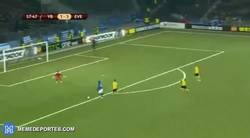 Enlace a GIF: Lukaku en Europa League sobrado con su hat-trick