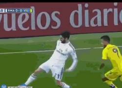 Enlace a GIF: Detallazo del Mago en el Real Madrid-Villarreal