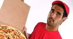 Enlace a Raúl sigue en su mejor papel, el de repartidor