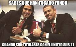 Enlace a Falcao y Valdés jugando con el United Sub21