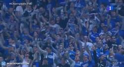 Enlace a GIF: La afición del Schalke ya está en el Bernabeu. ¡Partidazo hoy en MMD Live!
