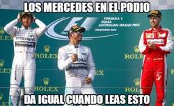 Enlace a Los Mercedes en el podio