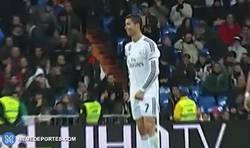 Enlace a GIF:Este fue el gesto de Cristiano cuando la voz del estadio le da el gol a Bale