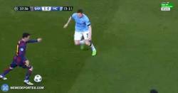 Enlace a GIF: El caño de Messi y la reacción de Guardiola. ¡Imperdible!