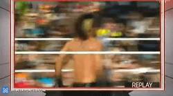Enlace a GIF: Uno de los mejores RKO de Wrestlemania