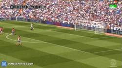 Enlace a GIF: Buen gol de Bale que se va del portero
